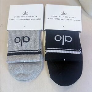ALO Yoga Unisex Half-Crew Socks - Gray and Black